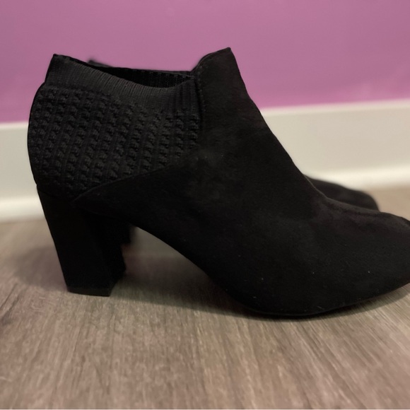 Women's Ankle Boots - Picture 1 of 7